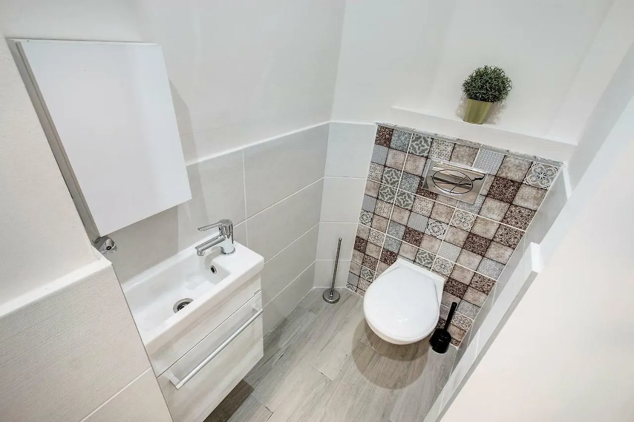 Deluxe Residence Parkside Budapest Apartment