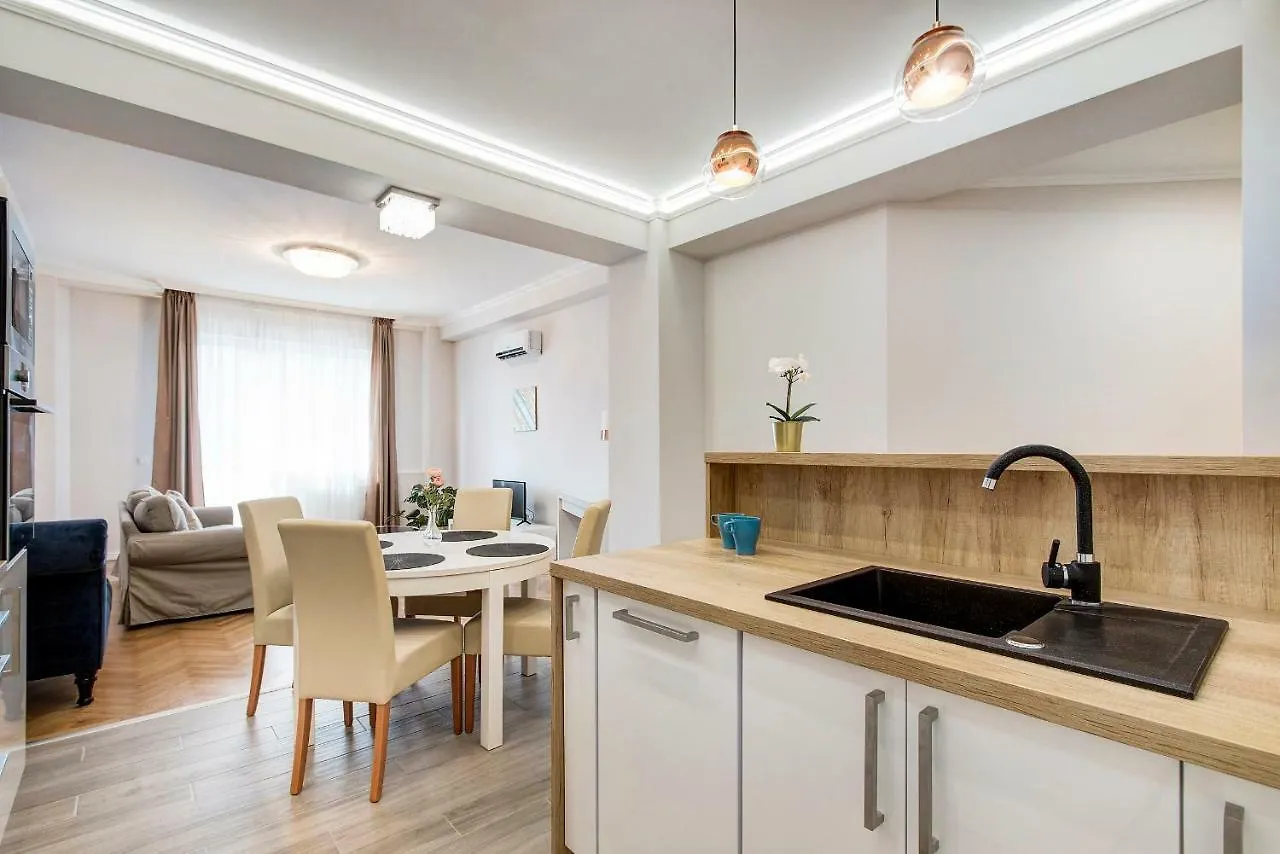 Deluxe Residence Parkside Budapest Apartment